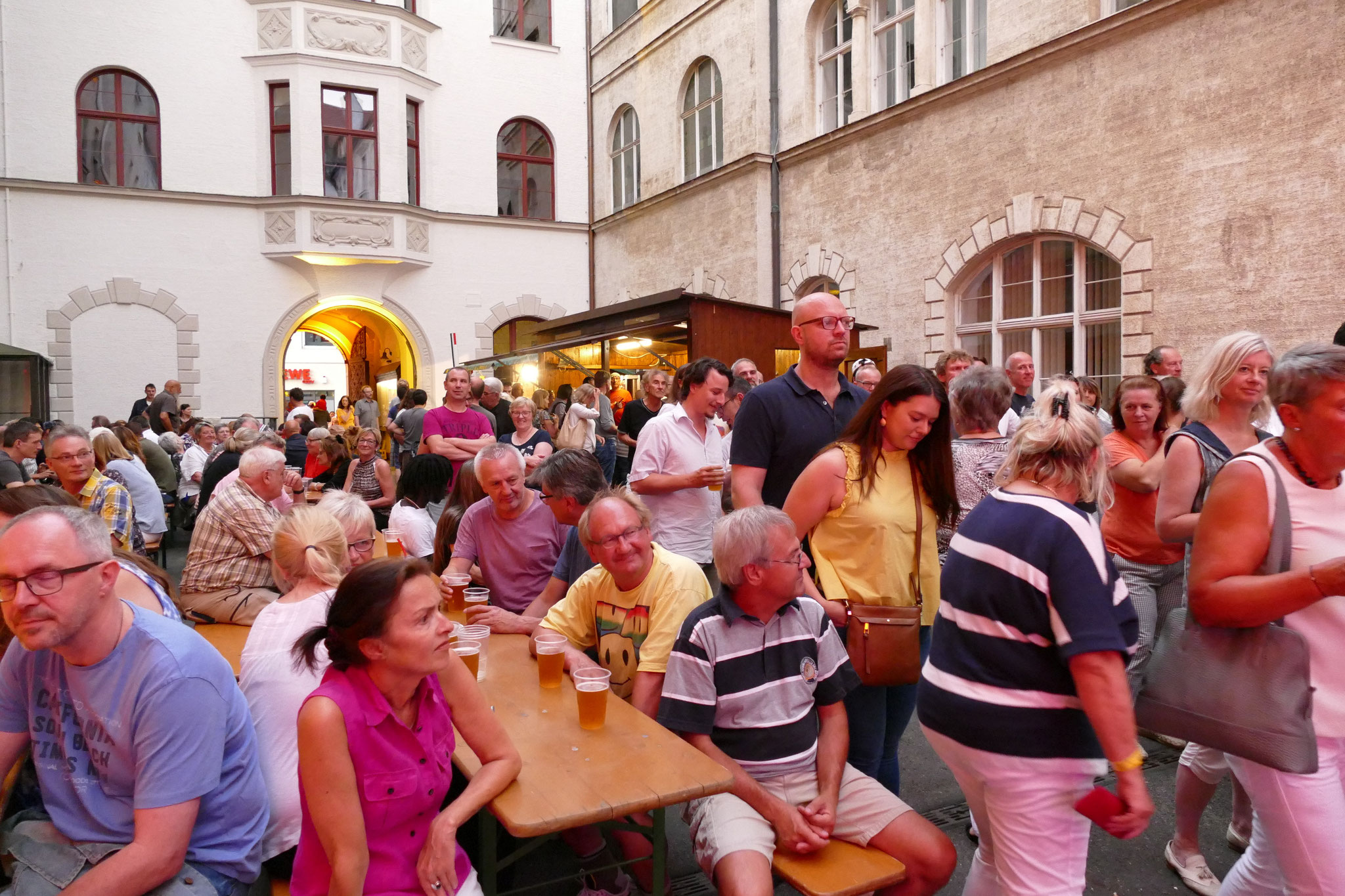 Konzerte im Bürgerhof 07.07.17 - Freiwilligen-Zentrum Augsburg - Foto: Christoph Urban