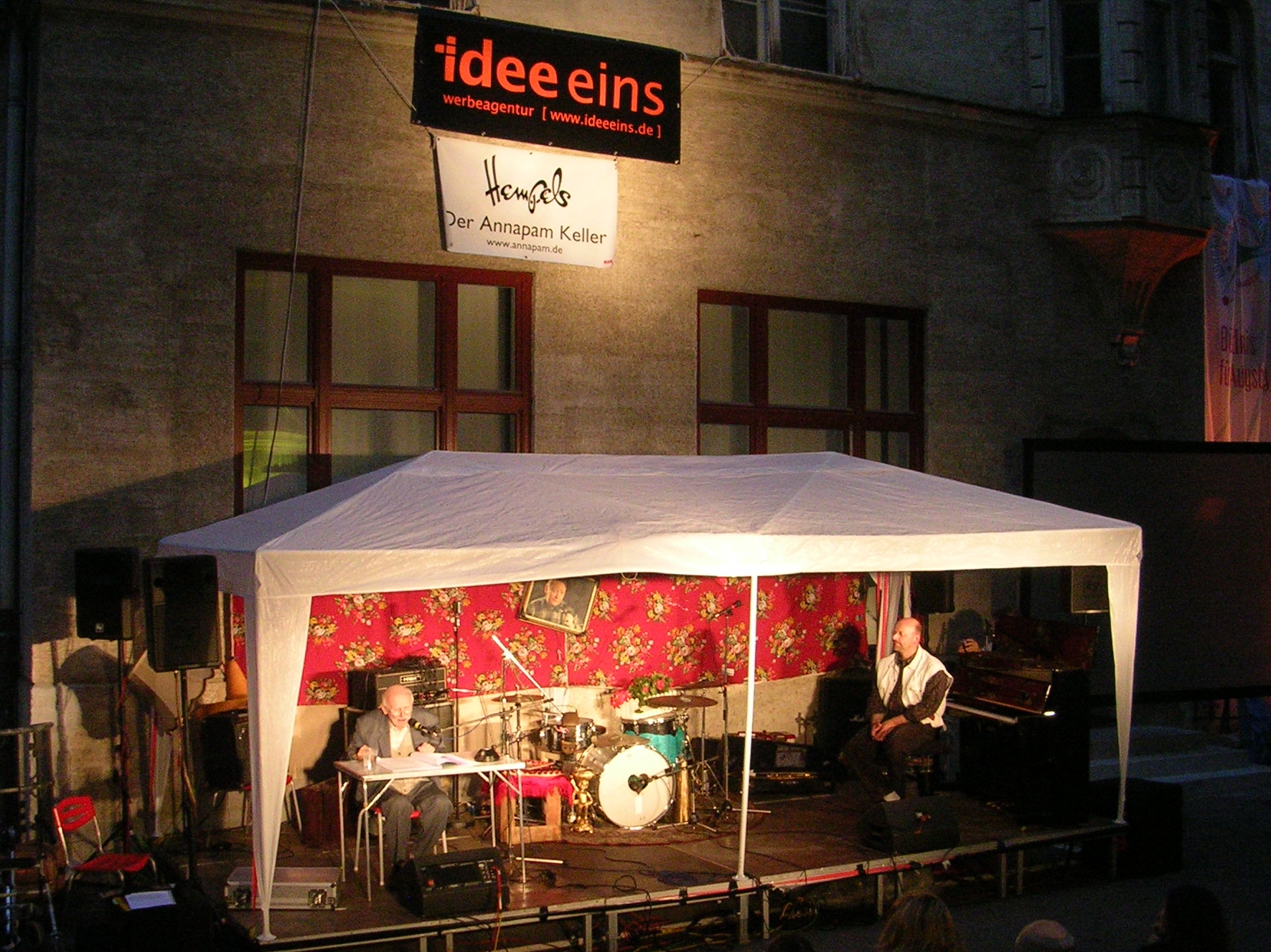 Konzerte im Bürgerhof 24.06.10 Friedrich Jacobs, Jahrgang 1920 - Freiwilligen-Zentrum Augsburg - Foto: Robert Hösle